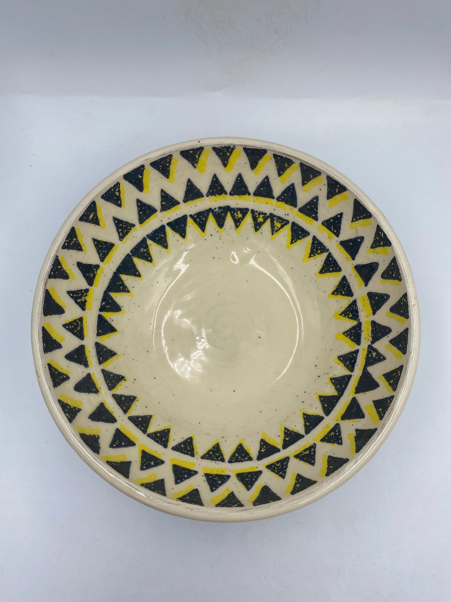 Blue and yellow sponge triangle - Salad bowl